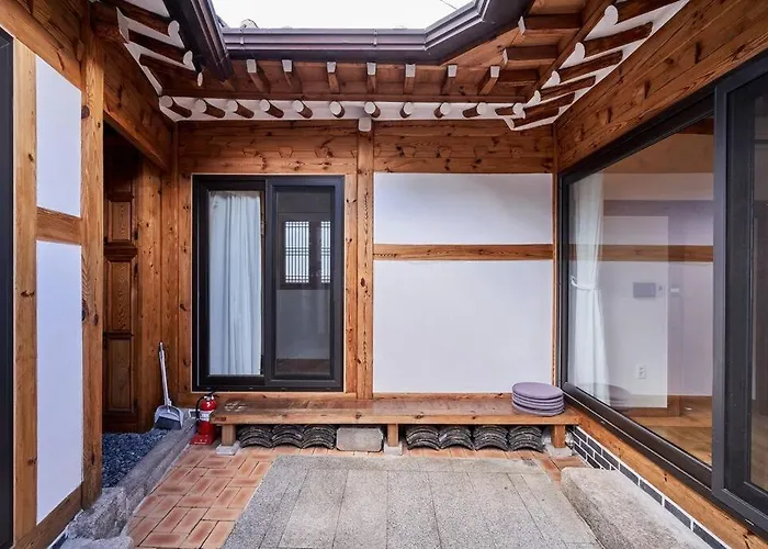 Сasa de vacaciones Jay Hanok ㅡ 3br 3bath ㅡ 8min From Anguk Stn