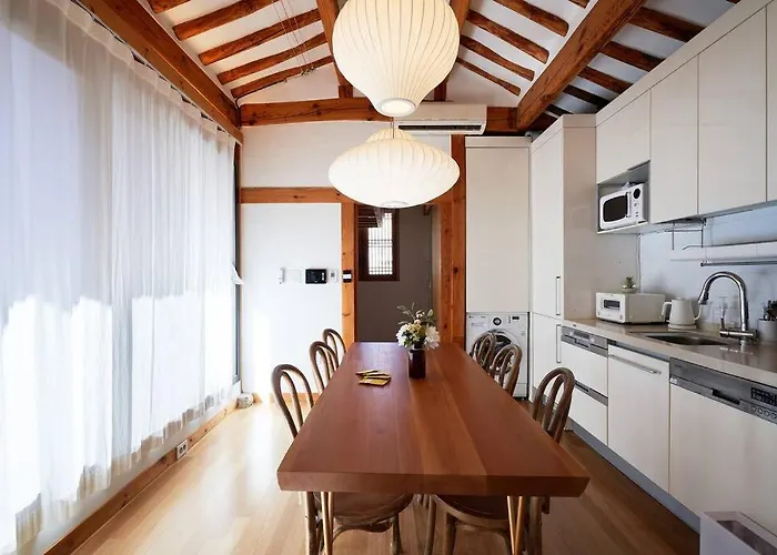 Сasa de vacaciones Jay Hanok ㅡ 3br 3bath ㅡ 8min From Anguk Stn Seúl