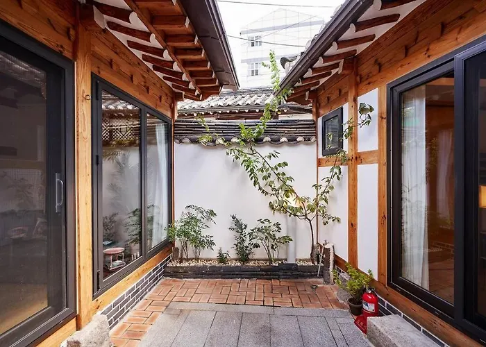 Сasa de vacaciones Jay Hanok ㅡ 3br 3bath ㅡ 8min From Anguk Stn *