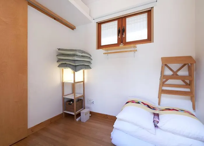 Jay Hanok ㅡ 3br 3bath ㅡ 8min From Anguk Stn *