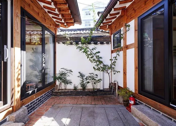Сasa de vacaciones Jay Hanok ㅡ 3br 3bath ㅡ 8min From Anguk Stn