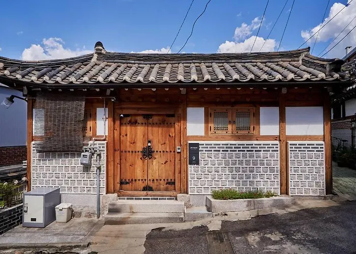 Jay Hanok ㅡ 3br 3bath ㅡ 8min From Anguk Stn Сasa de vacaciones *