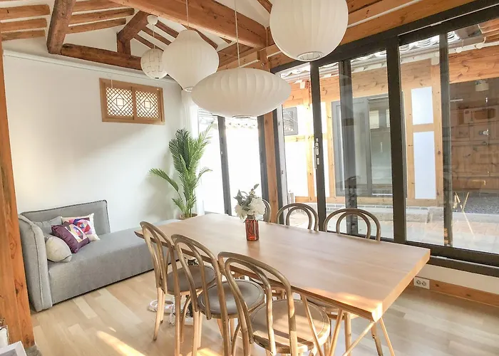 Сasa de vacaciones Jay Hanok ㅡ 3br 3bath ㅡ 8min From Anguk Stn Seúl