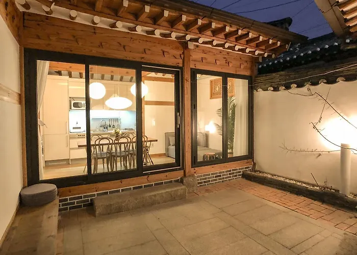 Jay Hanok ㅡ 3br 3bath ㅡ 8min From Anguk Stn * Seúl