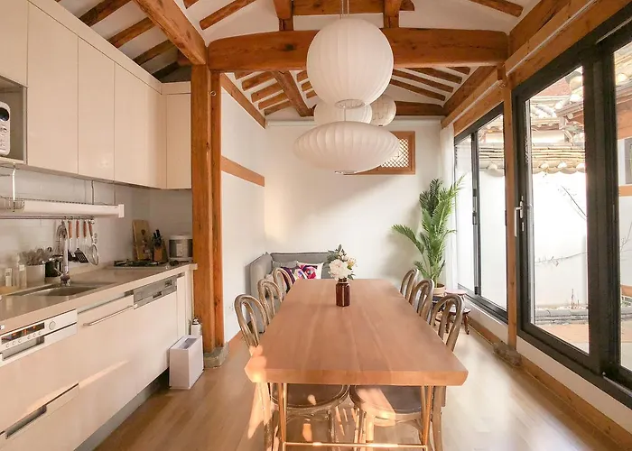 Jay Hanok ㅡ 3br 3bath ㅡ 8min From Anguk Stn Сasa de vacaciones Seúl