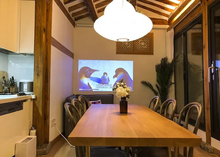 Jay Hanok ㅡ 3br 3bath ㅡ 8min From Anguk Stn Seúl