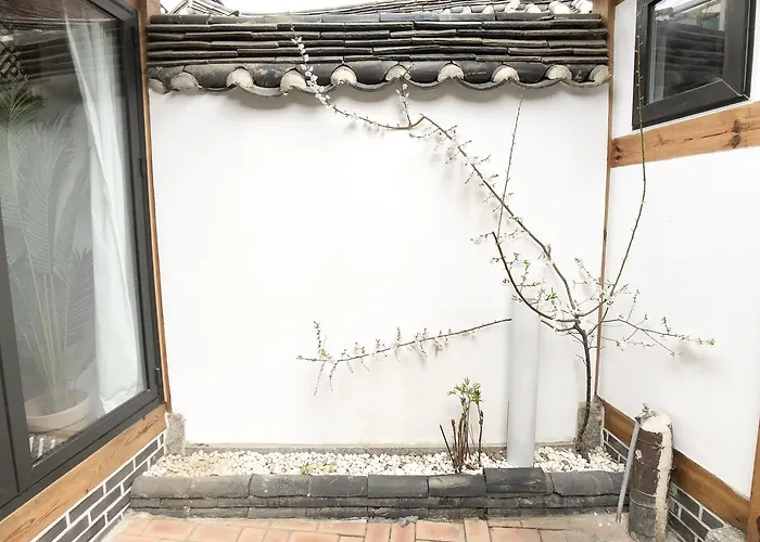 Jay Hanok ㅡ 3br 3bath ㅡ 8min From Anguk Stn