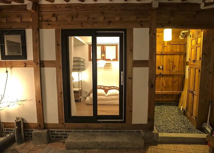 Сasa de vacaciones Jay Hanok ㅡ 3br 3bath ㅡ 8min From Anguk Stn Seúl